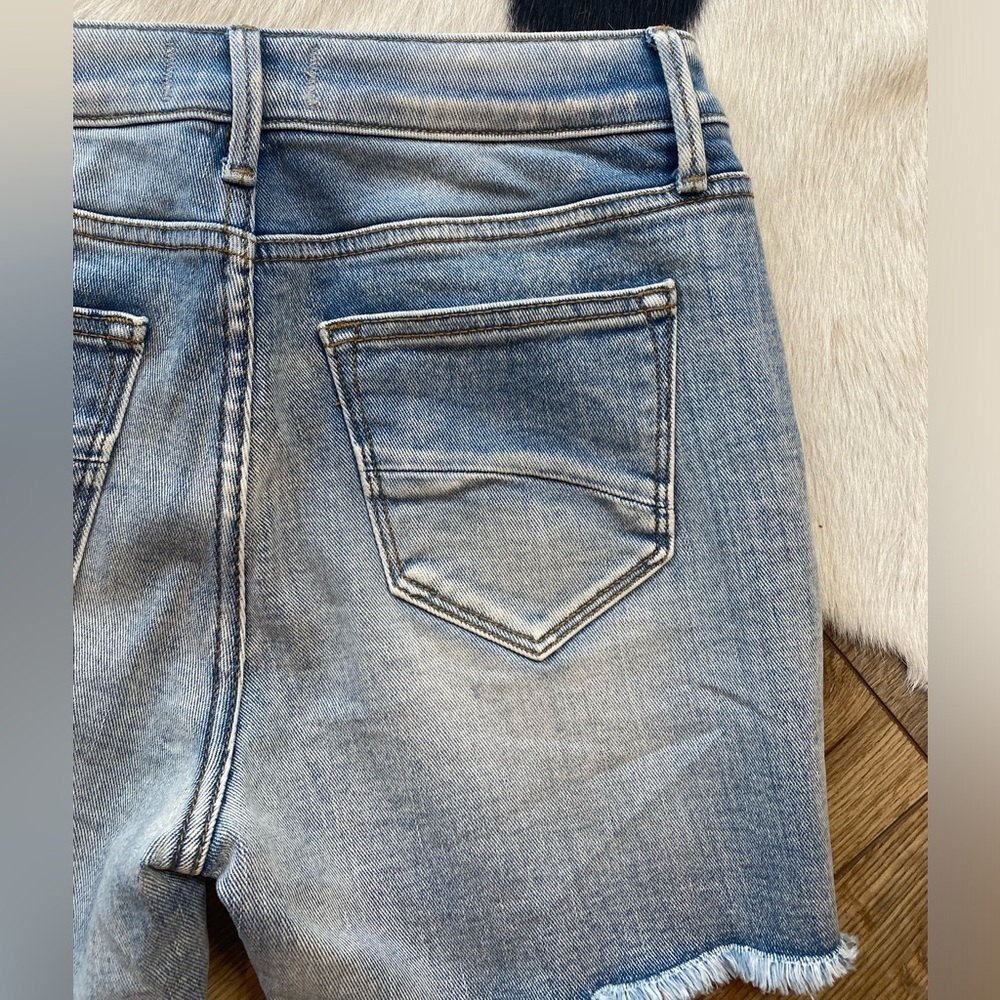 Driftwood distressed denim shorts - Picture 10 of 10